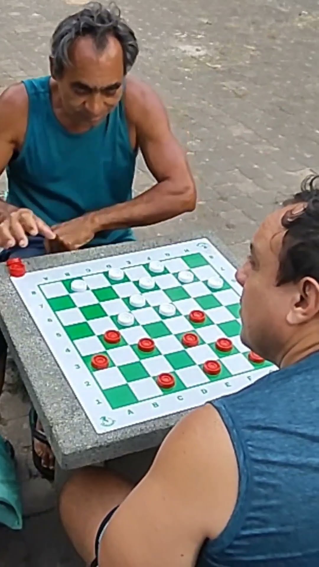 Pode comer pra trás? #aprendadamas #jogodedamas #shashki #checkers